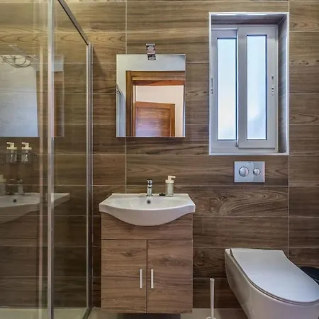 2 Bedroom Penthouse Daire